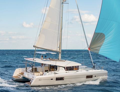 Lagoon 42 under sail off Koh Samui